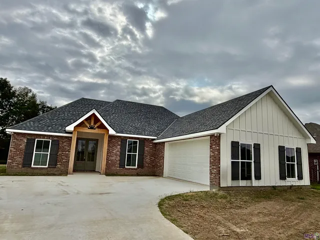 $405,000 | 204 Newsom Drive, Houma, LA 70360