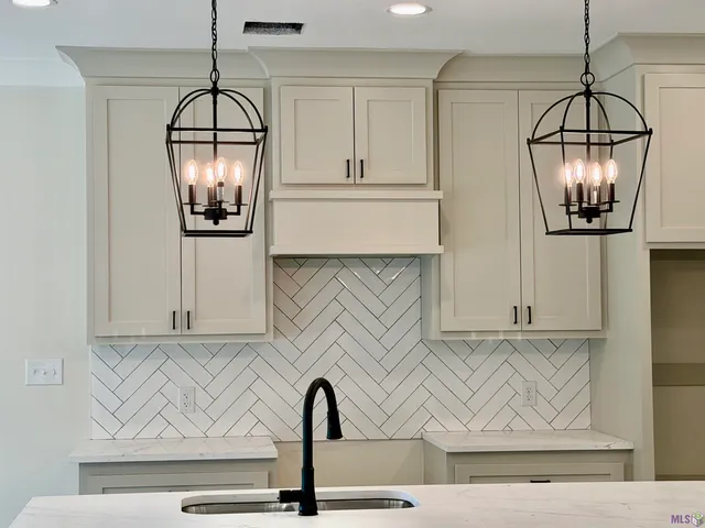 $405,000 | 204 Newsom Drive, Houma, LA 70360