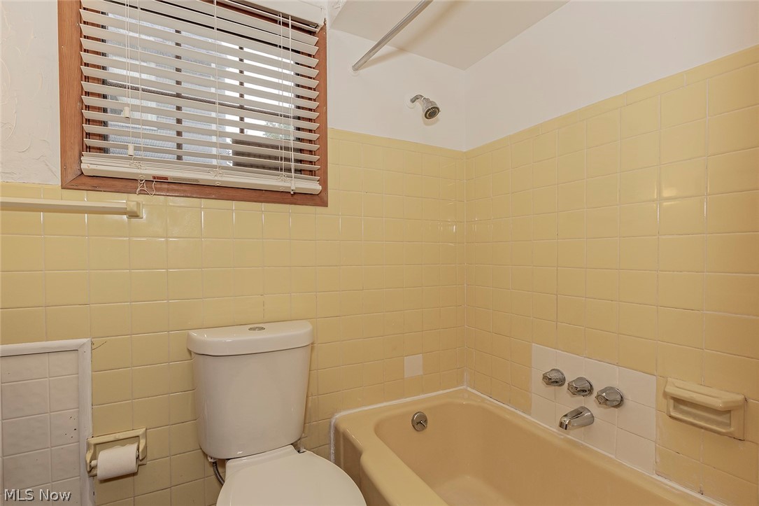15806 Hazel Road Cleveland, OH 44112 - Photo 25 of 35