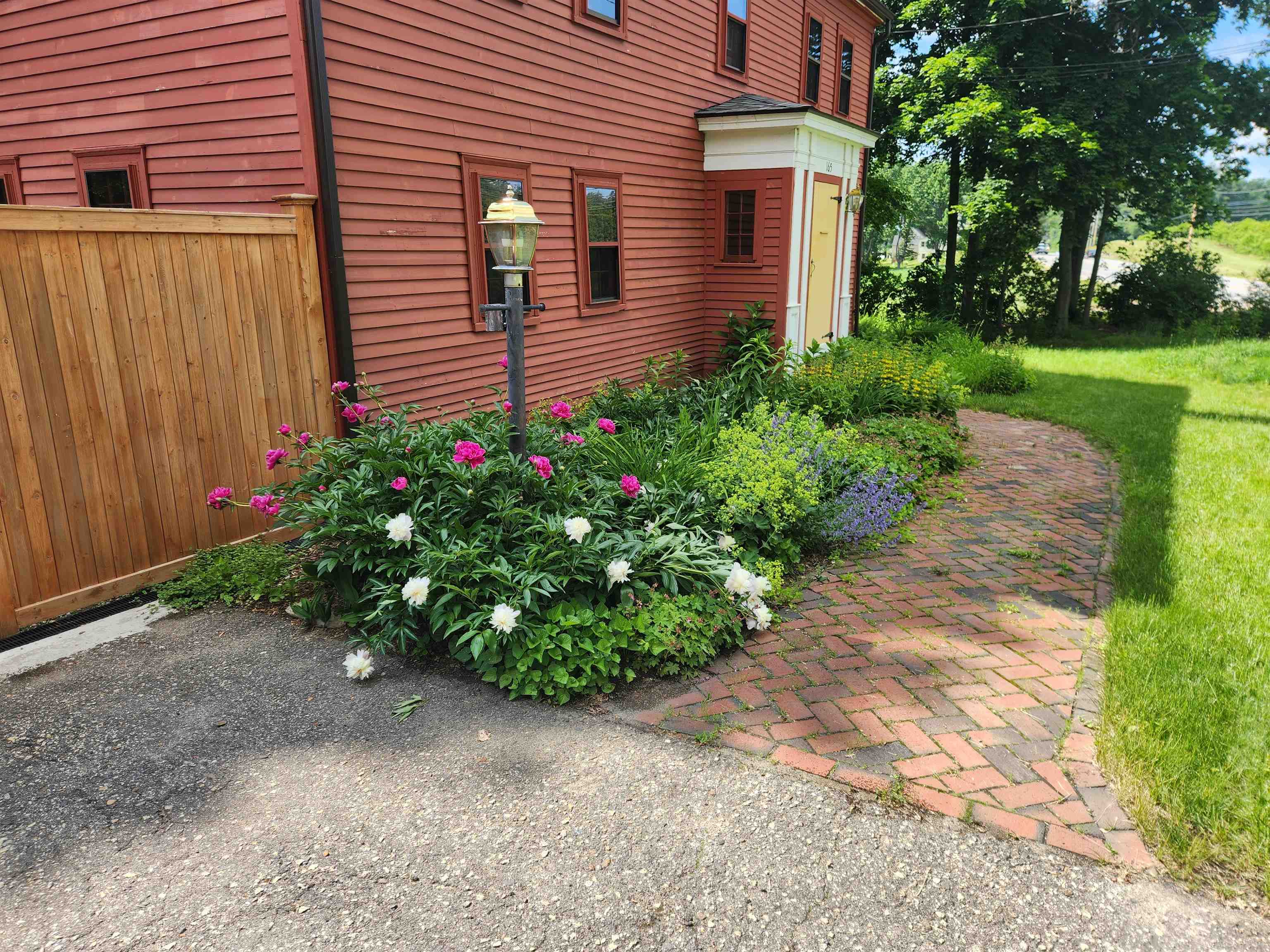 165 Dover Point Road Dover, NH 03820 - Photo 2 of 30