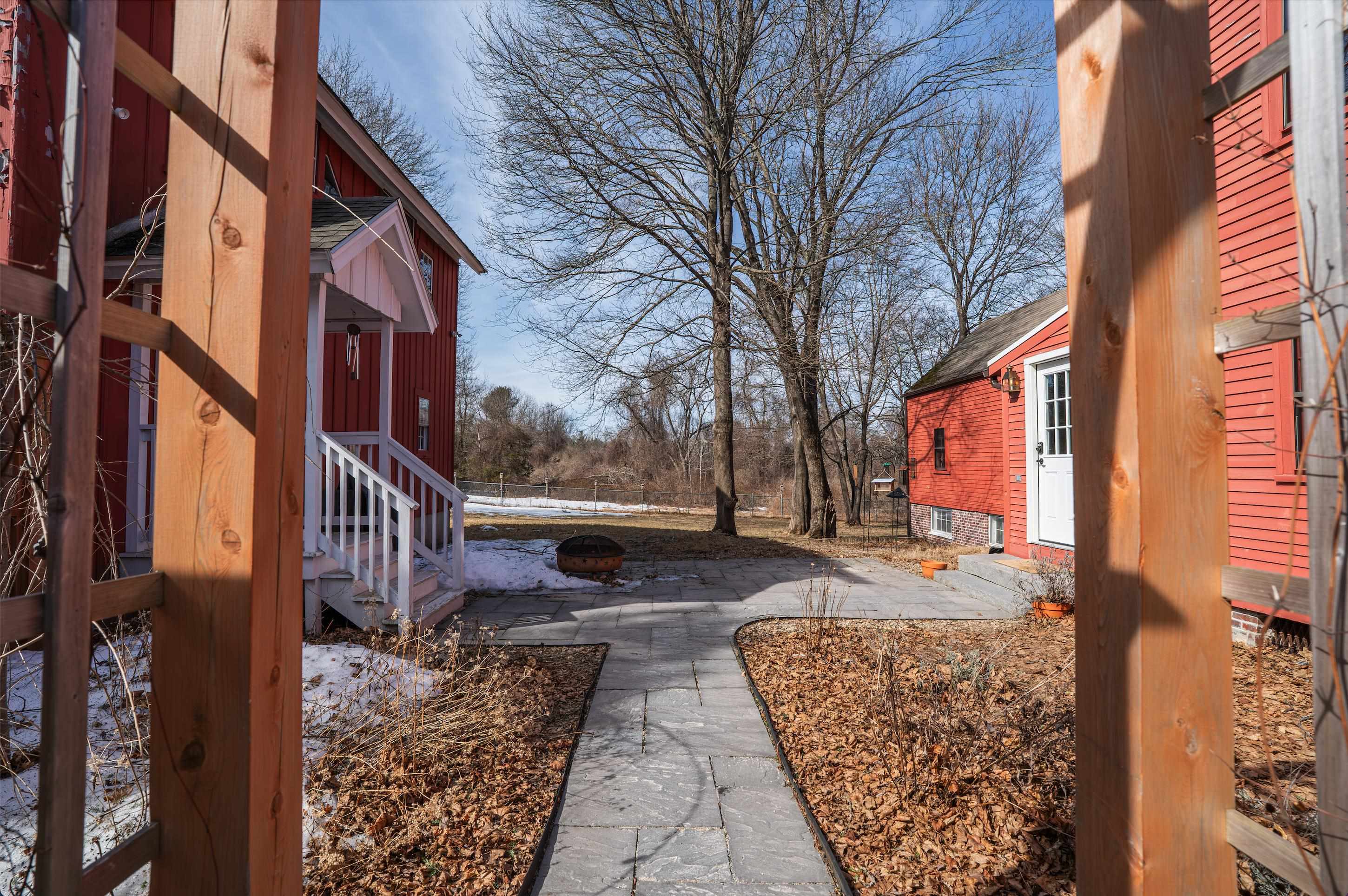 165 Dover Point Road Dover, NH 03820 - Photo 3 of 30