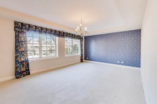 $649,000 | 10 East Burlington Street, Unit 2C, Riverside, IL 60546