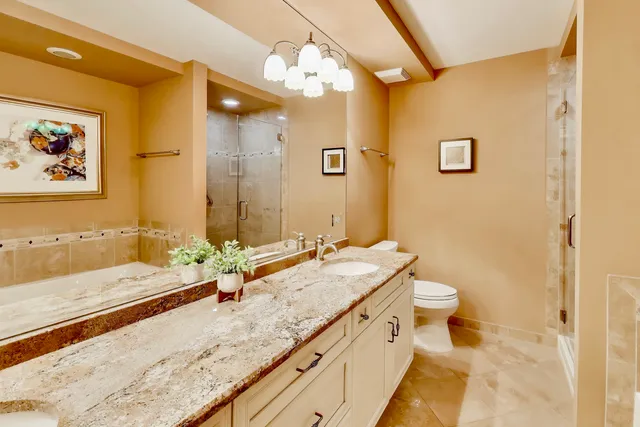 $685,000 | 10 East Burlington Street, Unit 2C, Riverside, IL 60546