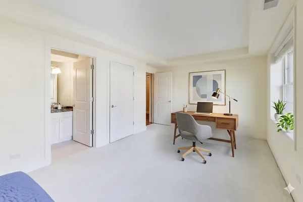 $649,000 | 10 East Burlington Street, Unit 2C, Riverside, IL 60546