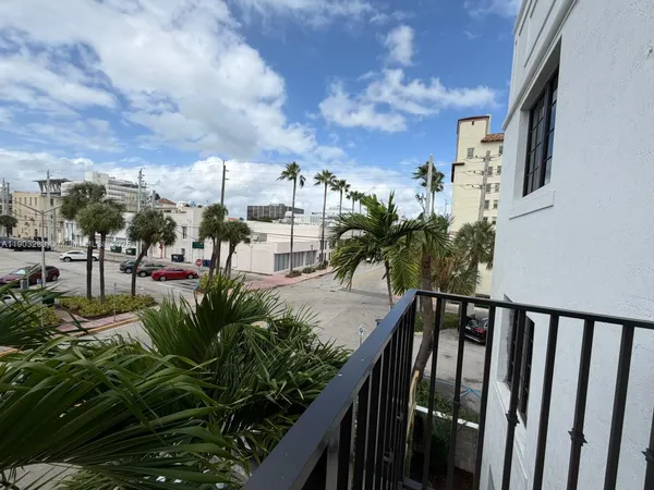 $2,099 | Flamingo-Lummus, Miami Beach, FL 33139