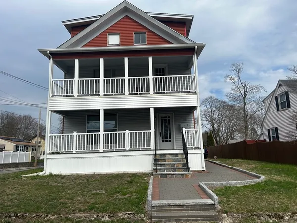 $3,000 | 118 Longwood Avenue, Unit 3, Brockton, MA 02301