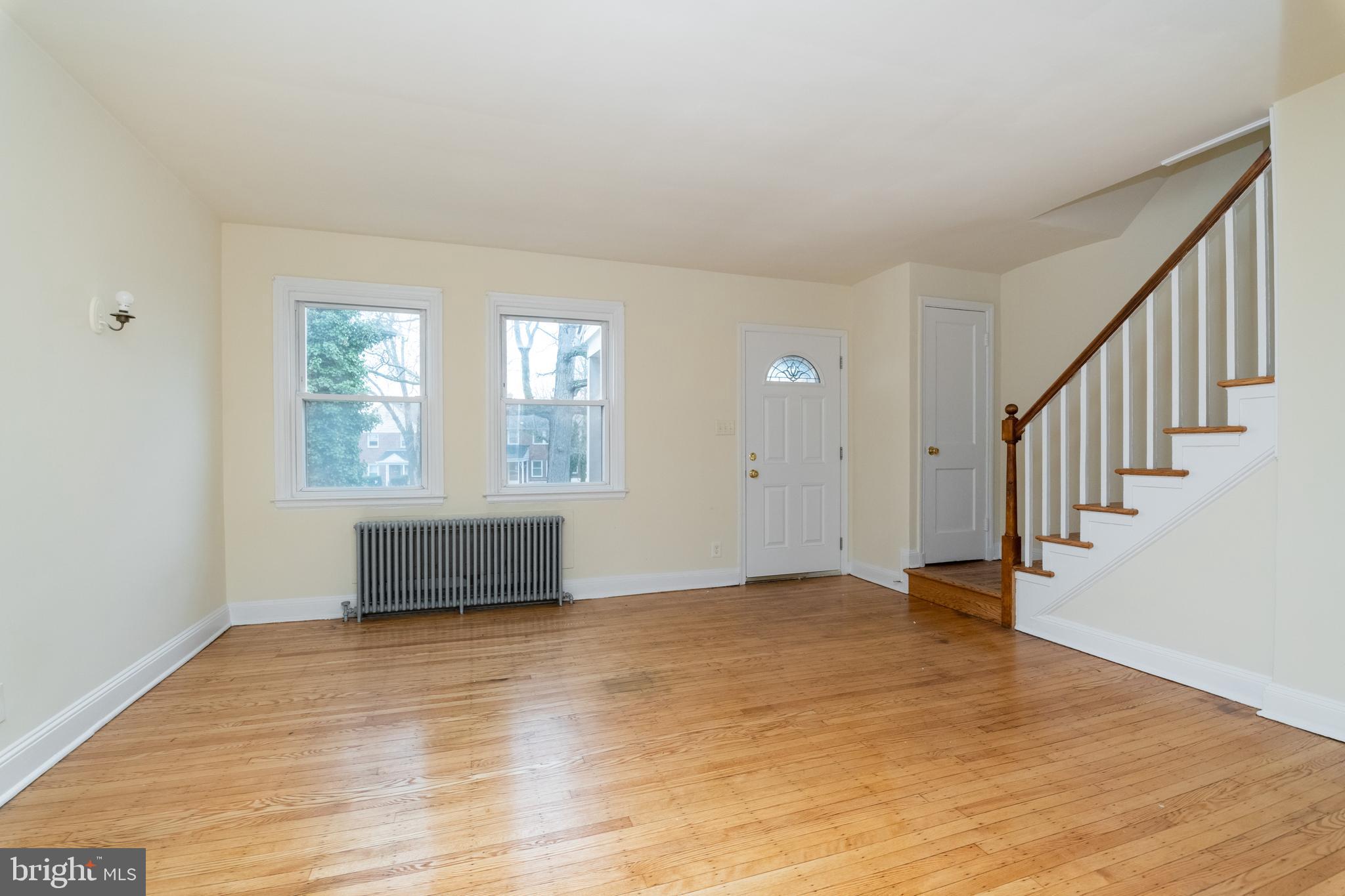 4656 Marble Hall Road Baltimore, MD 21239 - Photo 4 of 24 Living Room