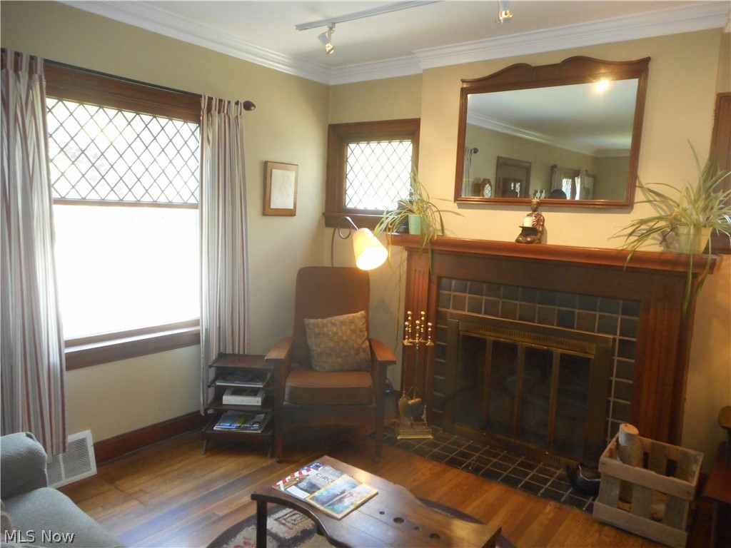 4026 Elmwood Road Cleveland Heights, OH 44121 - Photo 4 of 18