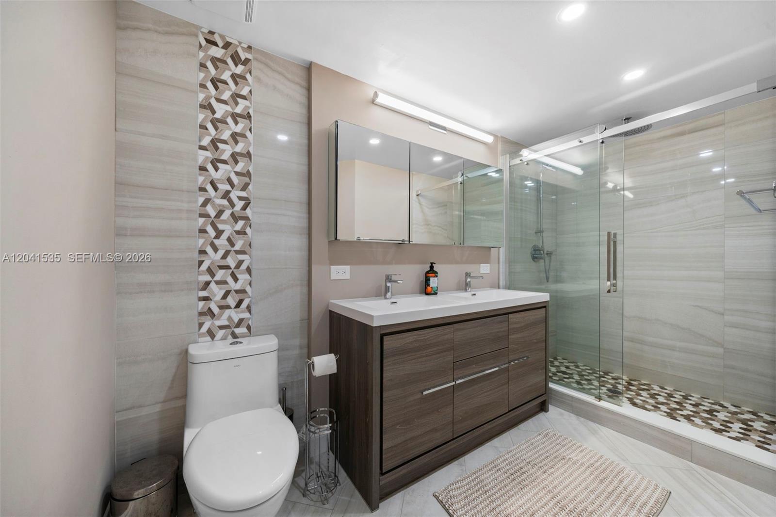 17150 North Bay Road, Unit 2913 Sunny Isles Beach, FL 33160 - Photo 15 of 24