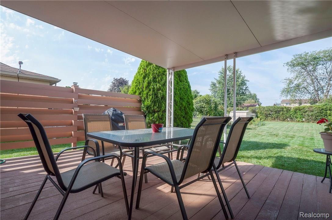 47411 Kathleen Road Macomb, MI 48044 - Photo 18 of 21 Covered deck, perfect for entertaining
