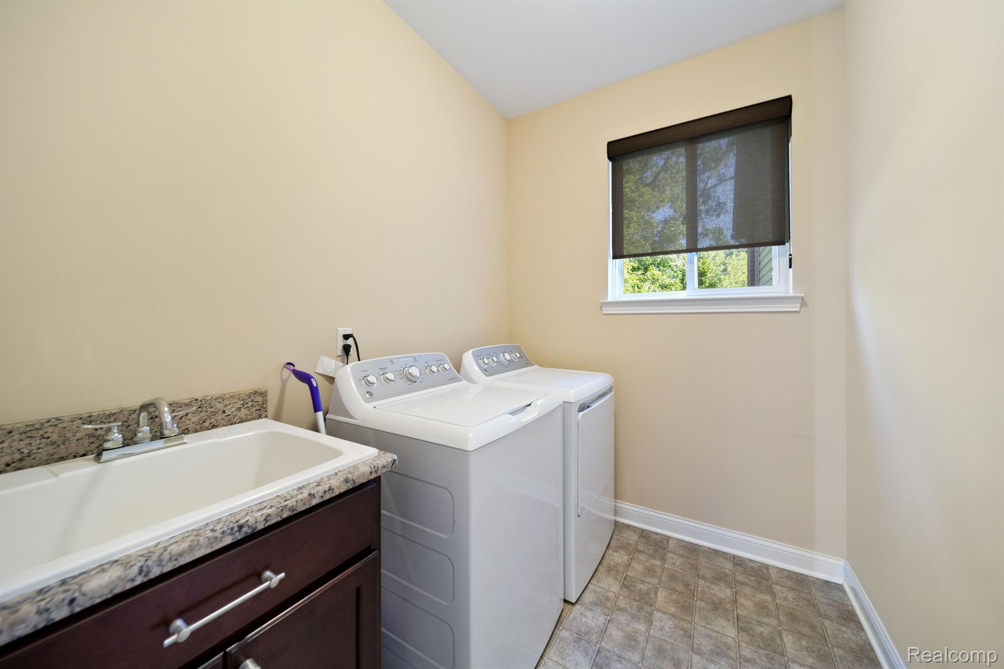 3571 Samuel Avenue Rochester, MI 48309 - Photo 25 of 50 Gallery Image 25
