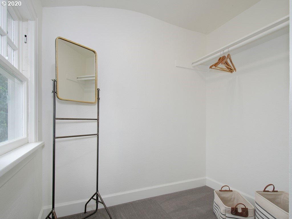 4610 Southwest Taylors Ferry Road Portland, OR 97219 - Photo 21 of 32 Bedroom, Primary