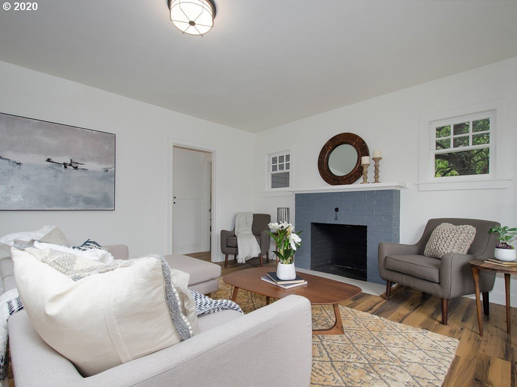 4610 Southwest Taylors Ferry Road Portland, OR 97219 - Photo 8 of 32 Study