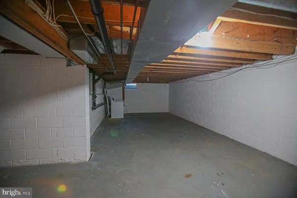 a view of room with walk in closet