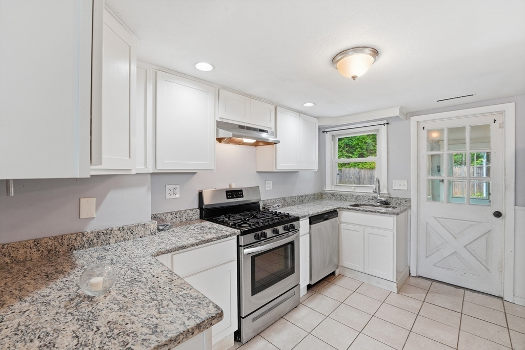 165 Hampden Street Springfield, MA 01151 - Photo 7 of 41