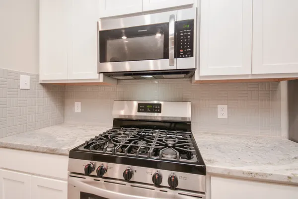 $2,400 | 27326 Grey Fox Run, Magnolia, TX 77354
