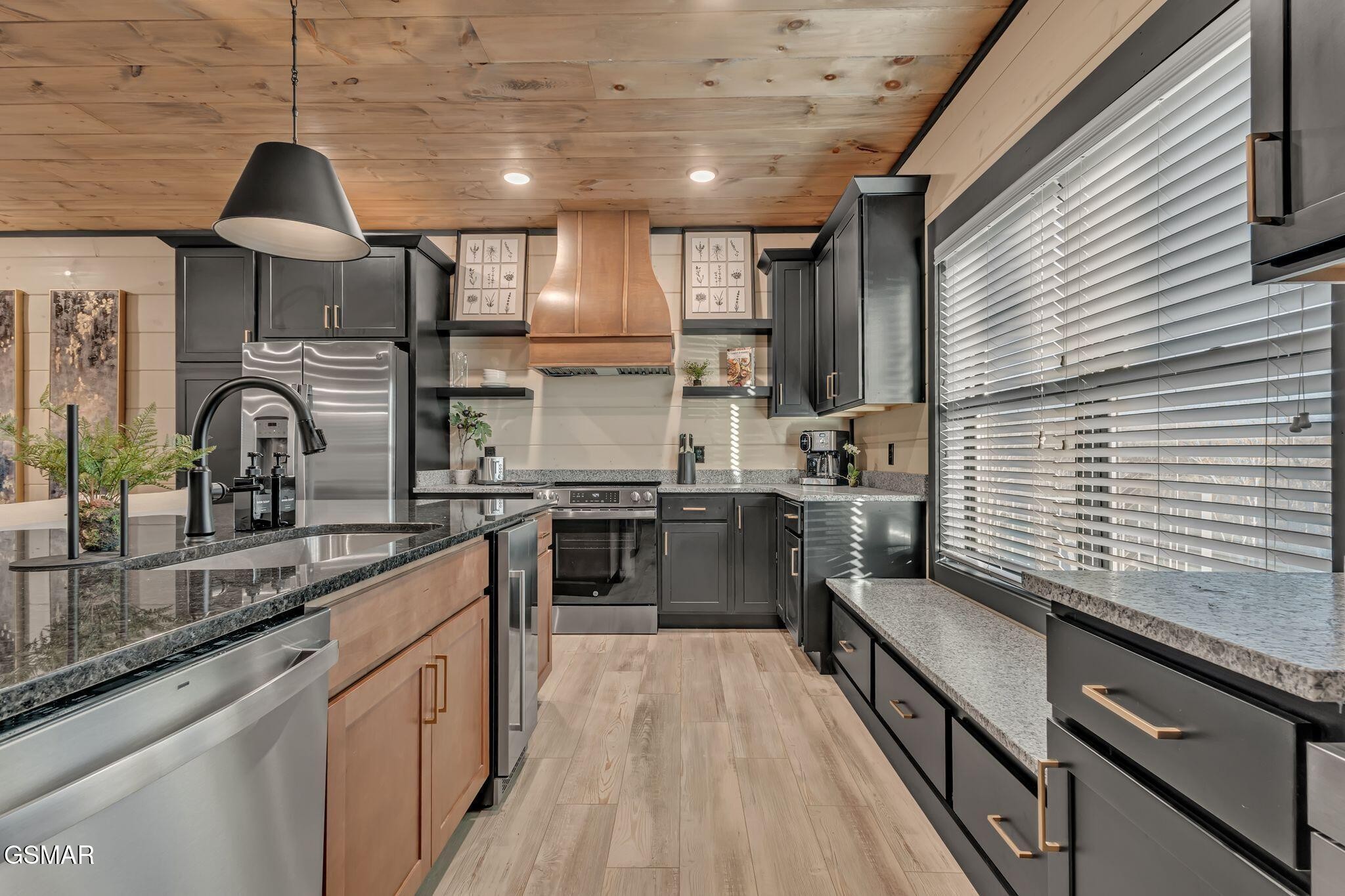 364 Rambling Crk Way Sevierville, TN 37862 - Photo 11 of 87 Gallery Image 11