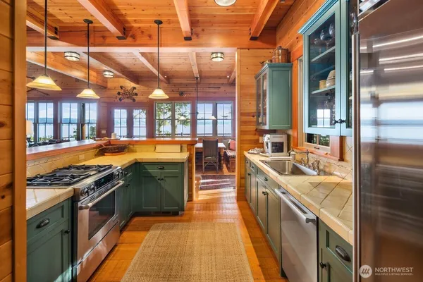 $3,900,000 | 2063 Thorndyke Road, Port Ludlow, WA 98365