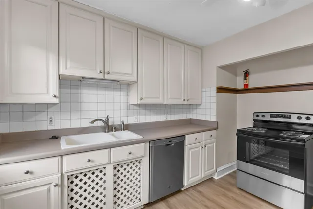 $399,000 | 3731 North Morris Boulevard, Unit 3733, Shorewood, WI 53211