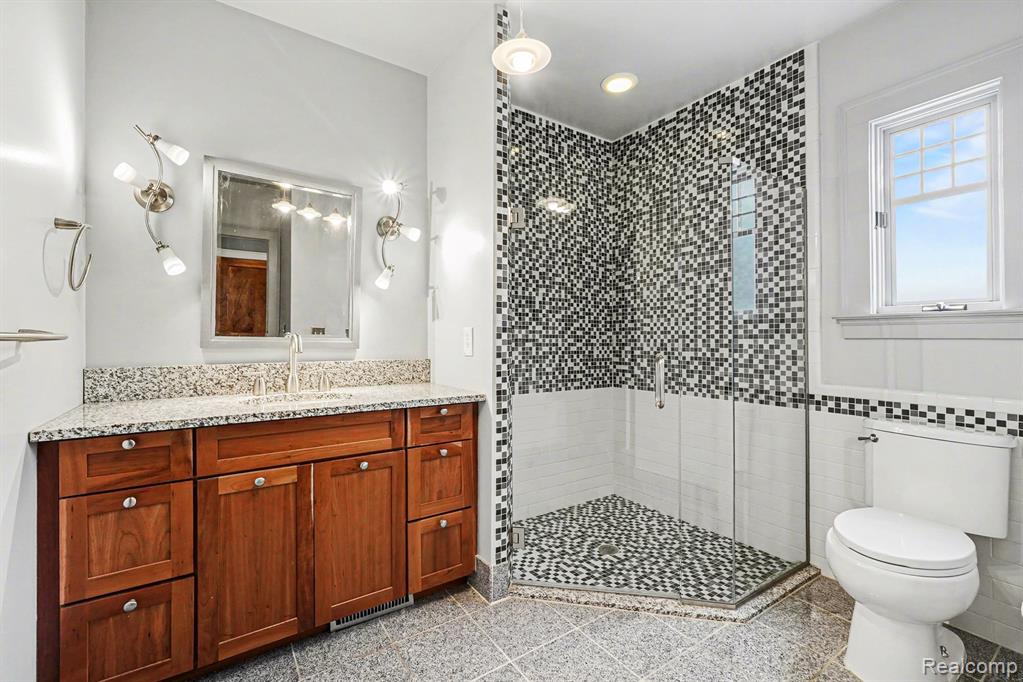 1235 Yorkshire Road Birmingham, MI 48009 - Photo 14 of 36
