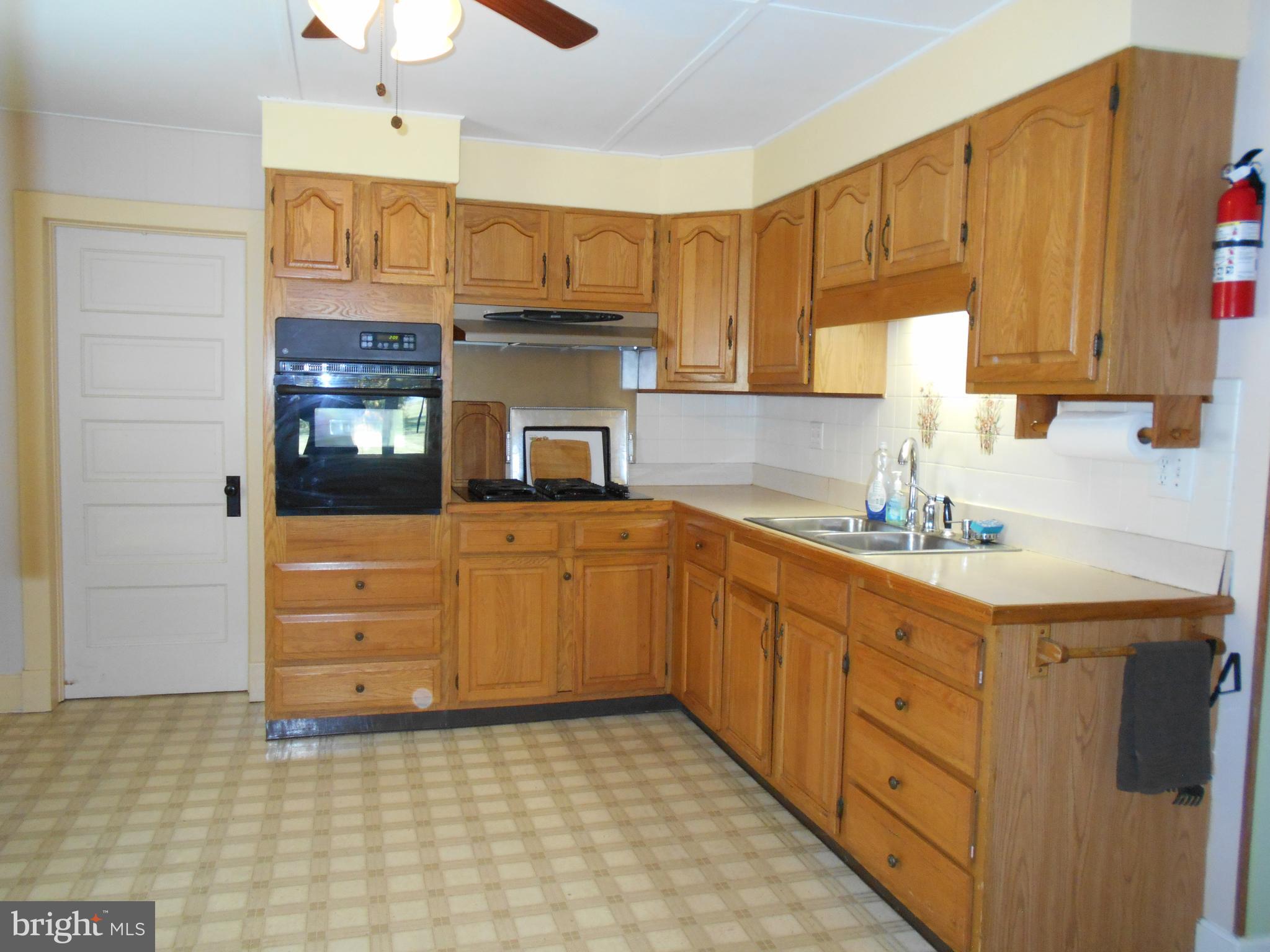 5841 Hudson Wharf Road Cambridge, MD 21613 - Photo 4 of 46 Kitchen