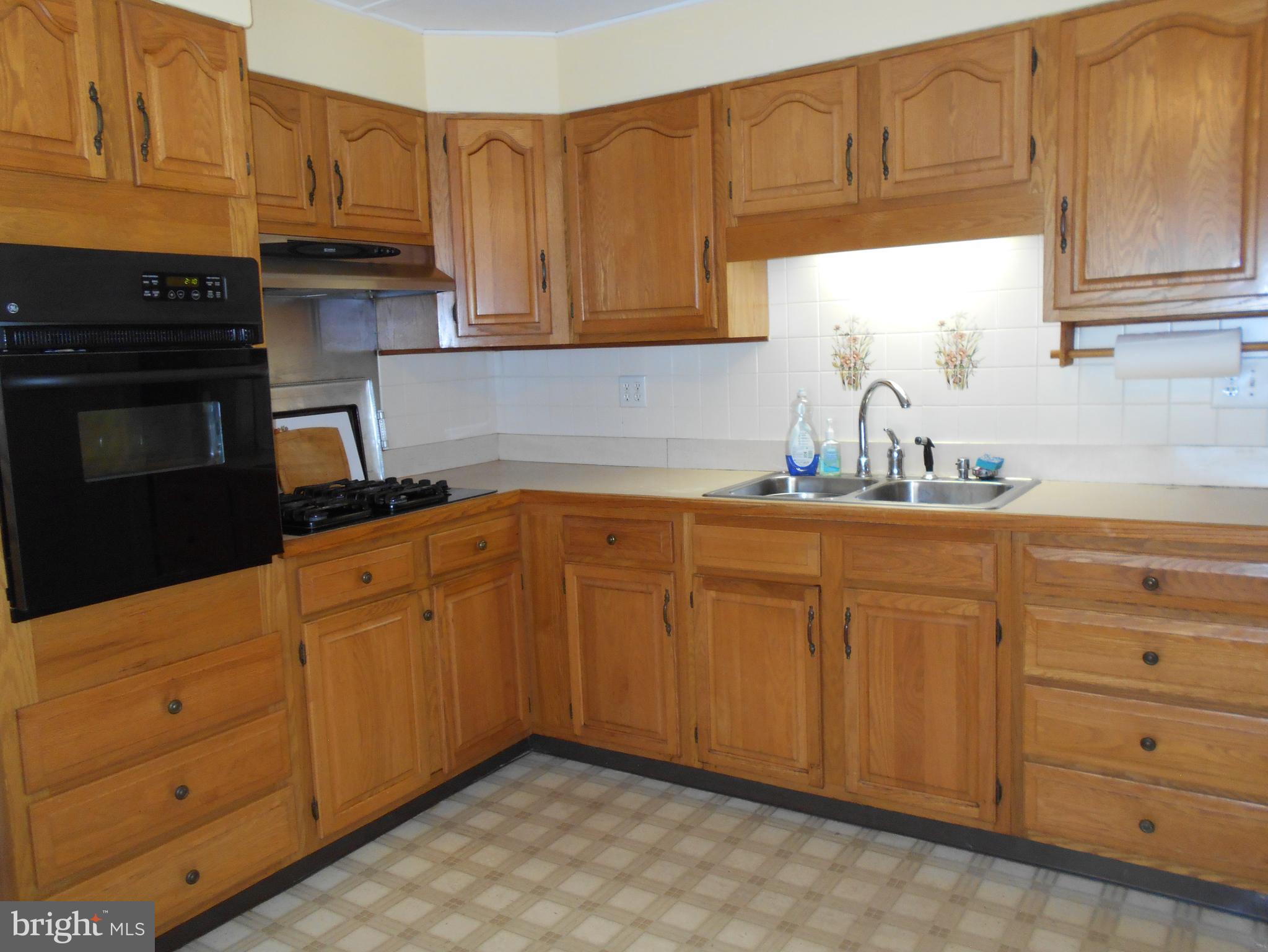 5841 Hudson Wharf Road Cambridge, MD 21613 - Photo 7 of 46 Kitchen