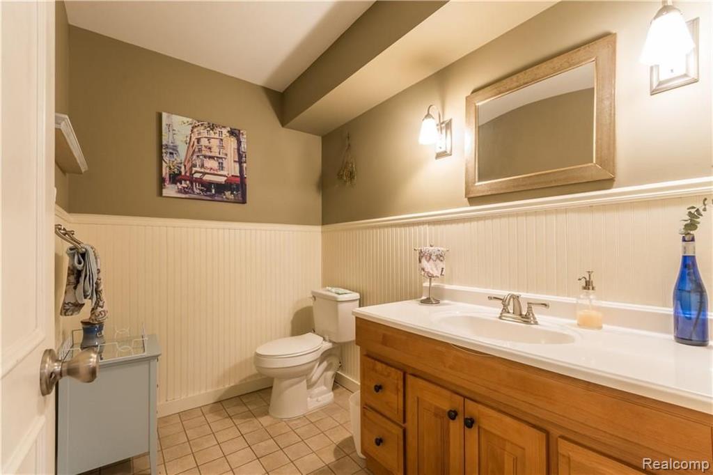 4043 West Maple Road, Unit D Bloomfield Hills, MI 48301 - Photo 20 of 24