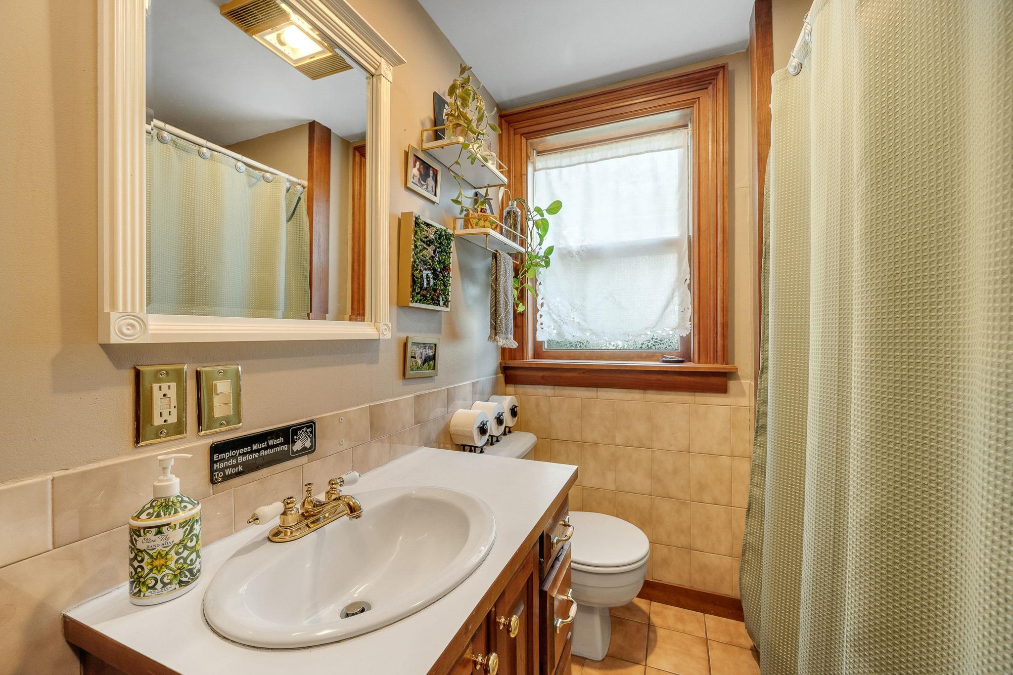 145 Washington Street Barre, VT 05641 - Photo 11 of 39