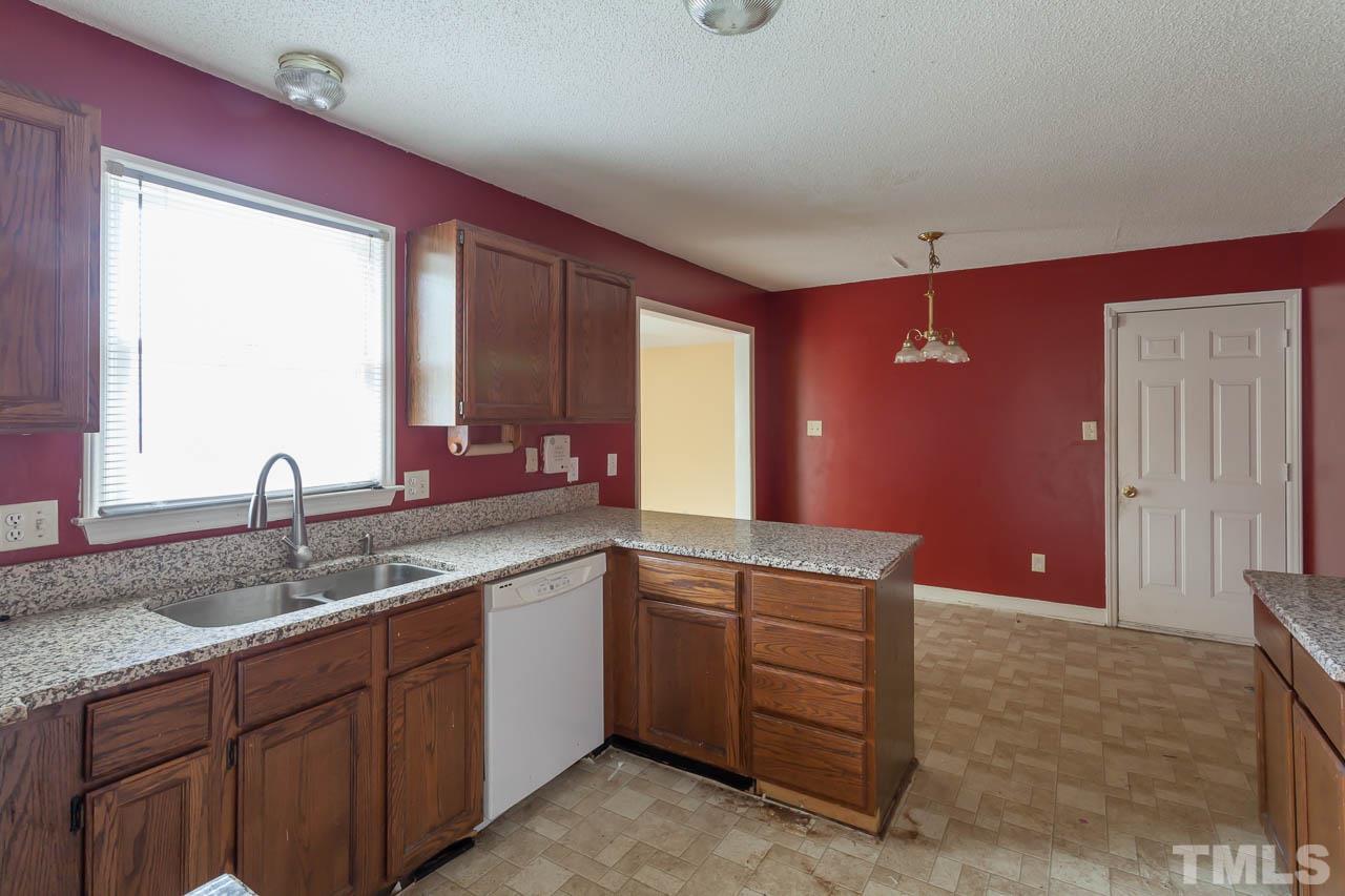 4428 Easthampton Drive Raleigh, NC 27604 - Photo 4 of 25 Gallery Image 4
