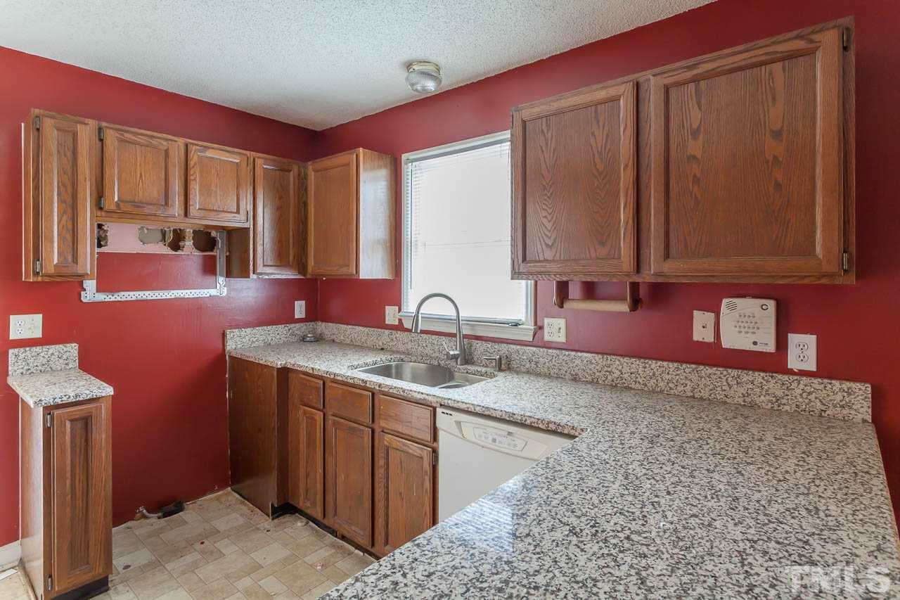 4428 Easthampton Drive Raleigh, NC 27604 - Photo 6 of 25 Gallery Image 6