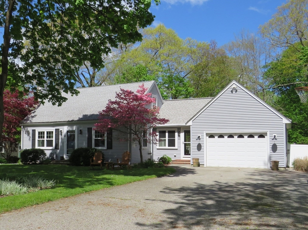 4 Marguerite Road Walpole, MA 02081 - Photo 2 of 30 Gallery Image 2