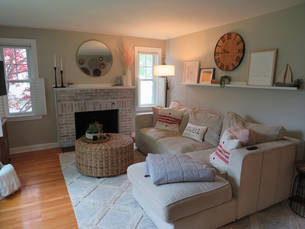 4 Marguerite Road Walpole, MA 02081 - Photo 10 of 30 Gallery Image 10