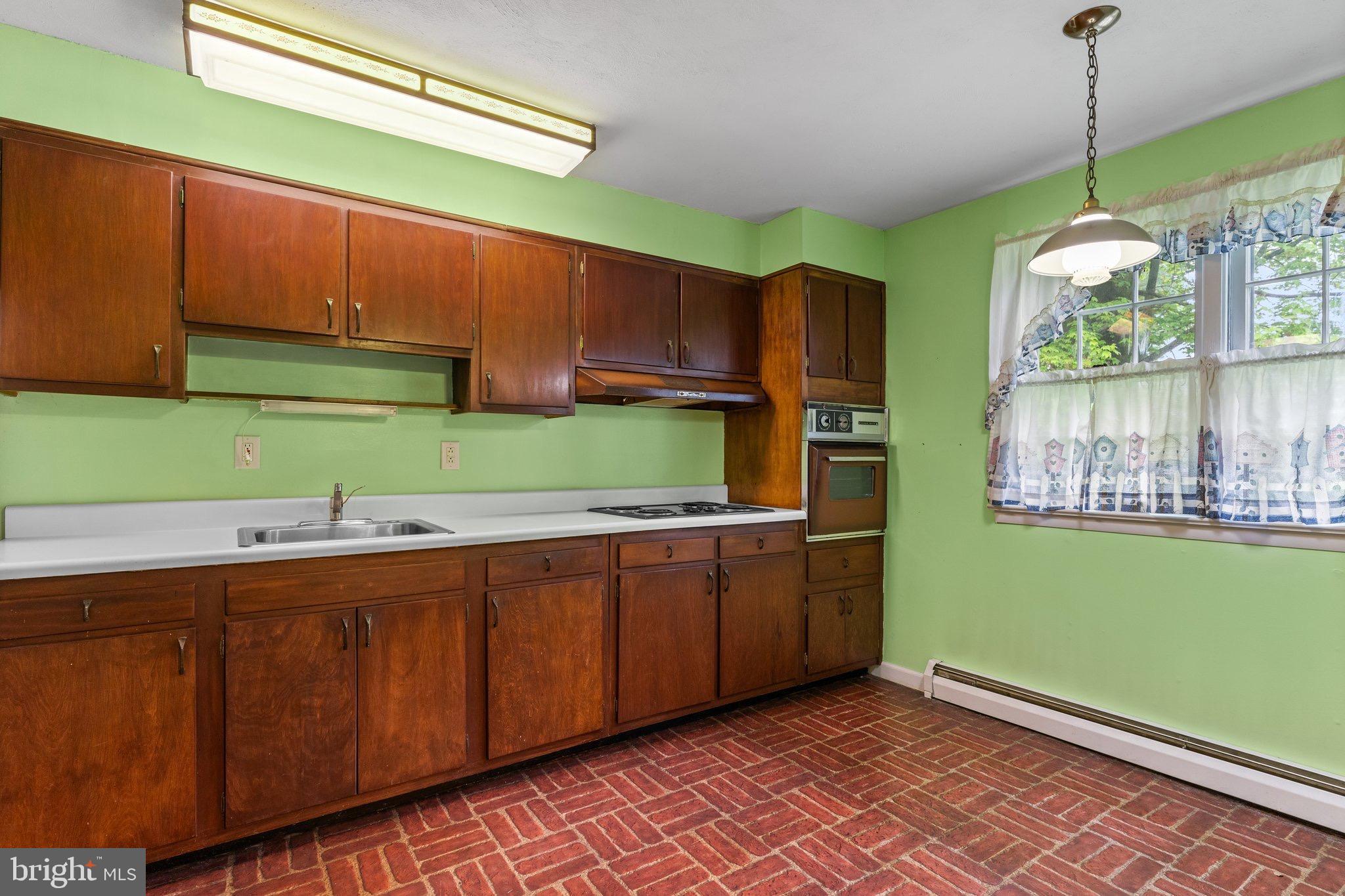 424 Valley Road Langhorne, PA 19047 - Photo 6 of 40 Gallery Image 6