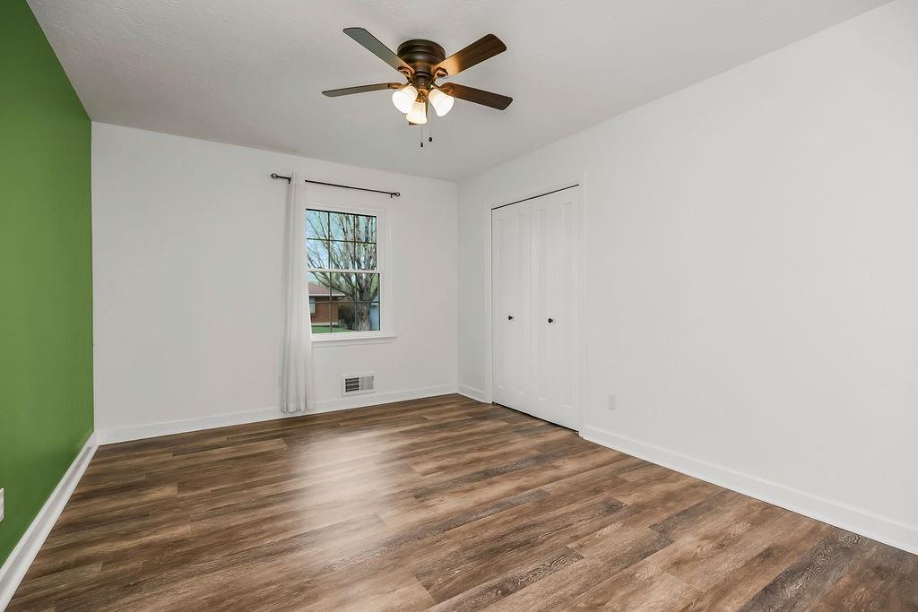 319 Southeast Ridgeview Drive Lee's Summit, MO 64063 - Photo 15 of 38