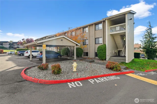 $315,000 | 1321 South Puget Drive, Unit E15, Renton, WA 98055
