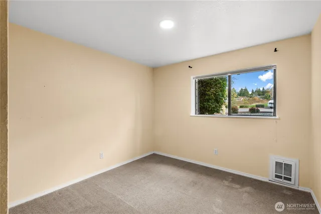 $315,000 | 1321 South Puget Drive, Unit E15, Renton, WA 98055