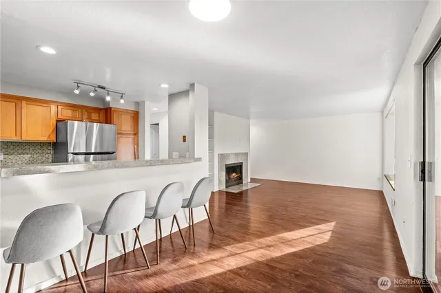 $315,000 | 1321 South Puget Drive, Unit E15, Renton, WA 98055