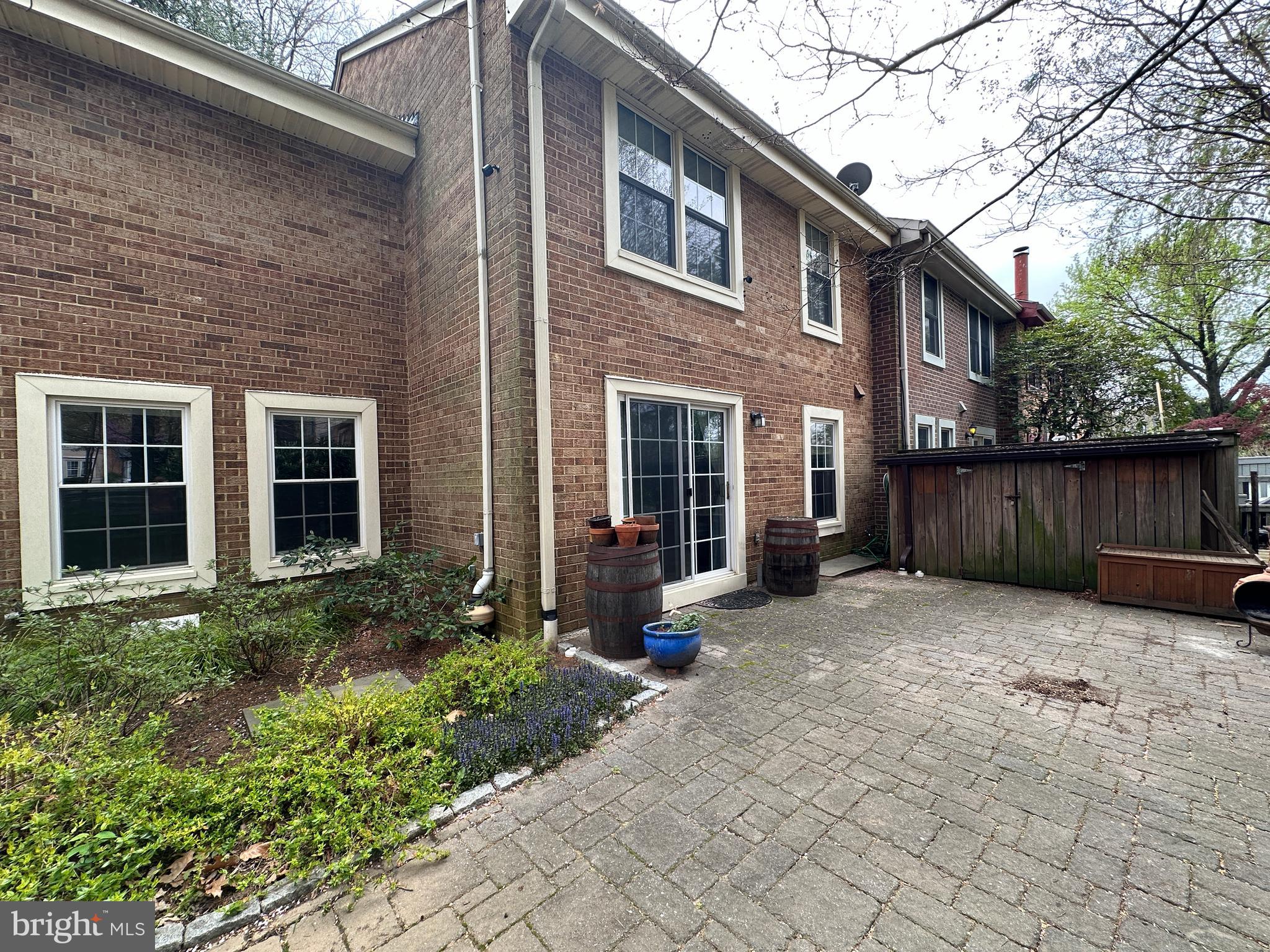 2172 Golf Course Drive Reston, VA 20191 - Photo 3 of 4 Back patio