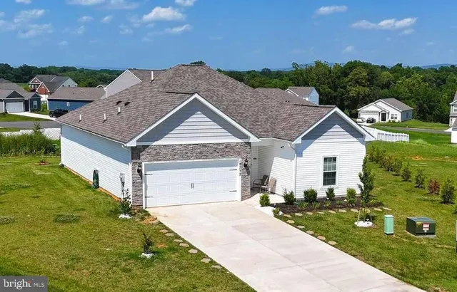 $2,300 | 18732 Ballantyne Way, Hagerstown, MD 21740