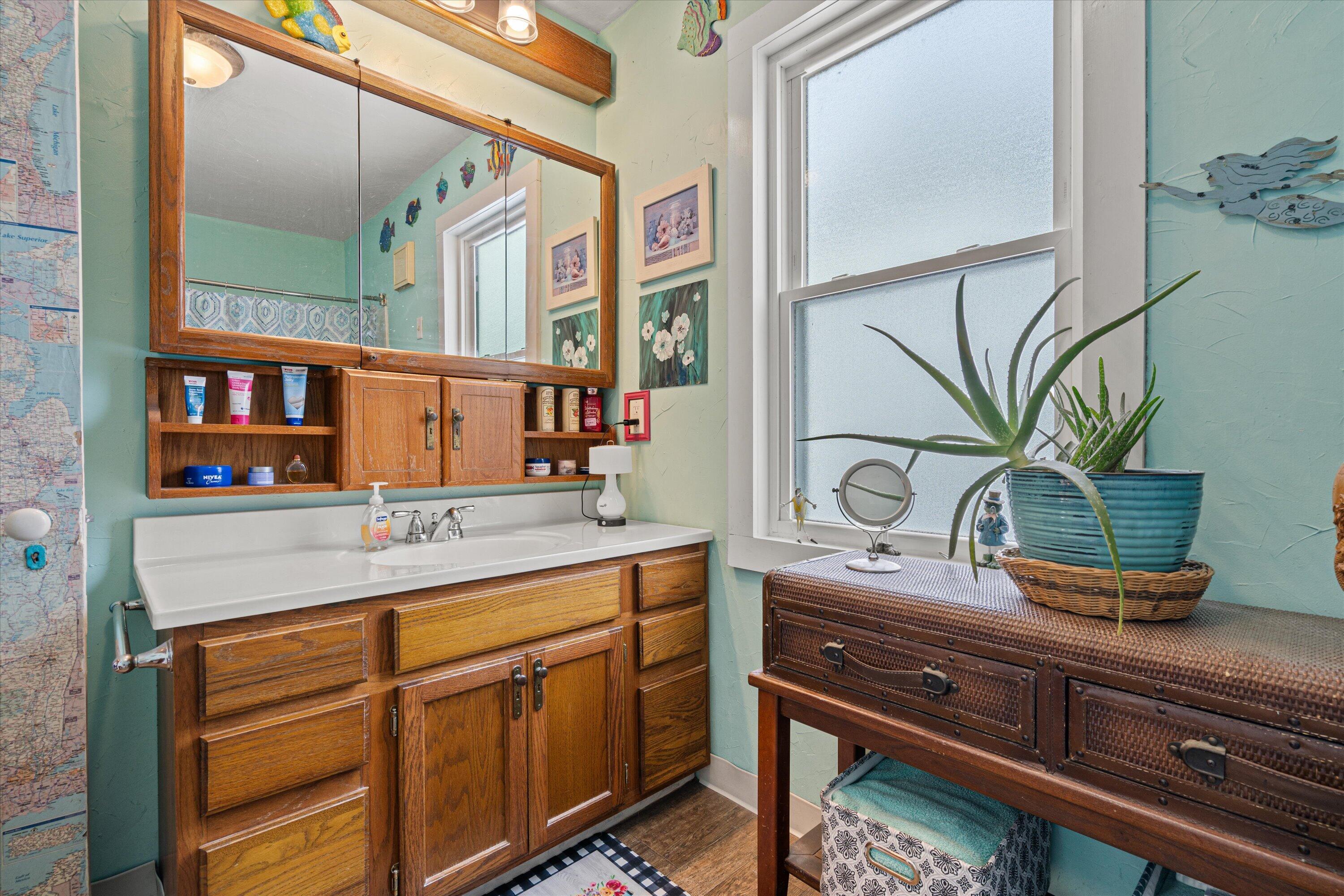 820 North 8th Street Manitowoc, WI 54220 - Photo 10 of 33 Bath