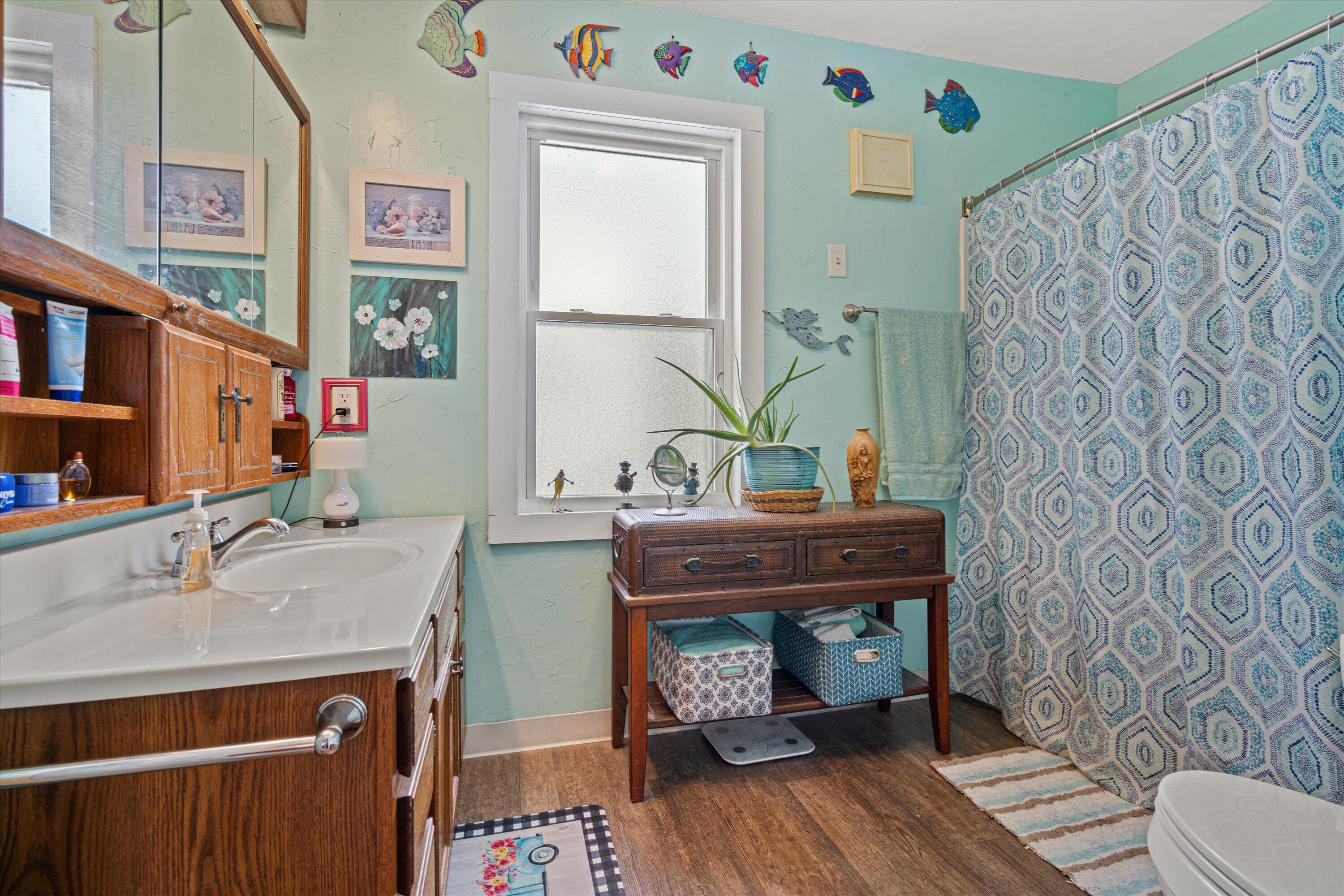 820 North 8th Street Manitowoc, WI 54220 - Photo 11 of 33 Bath