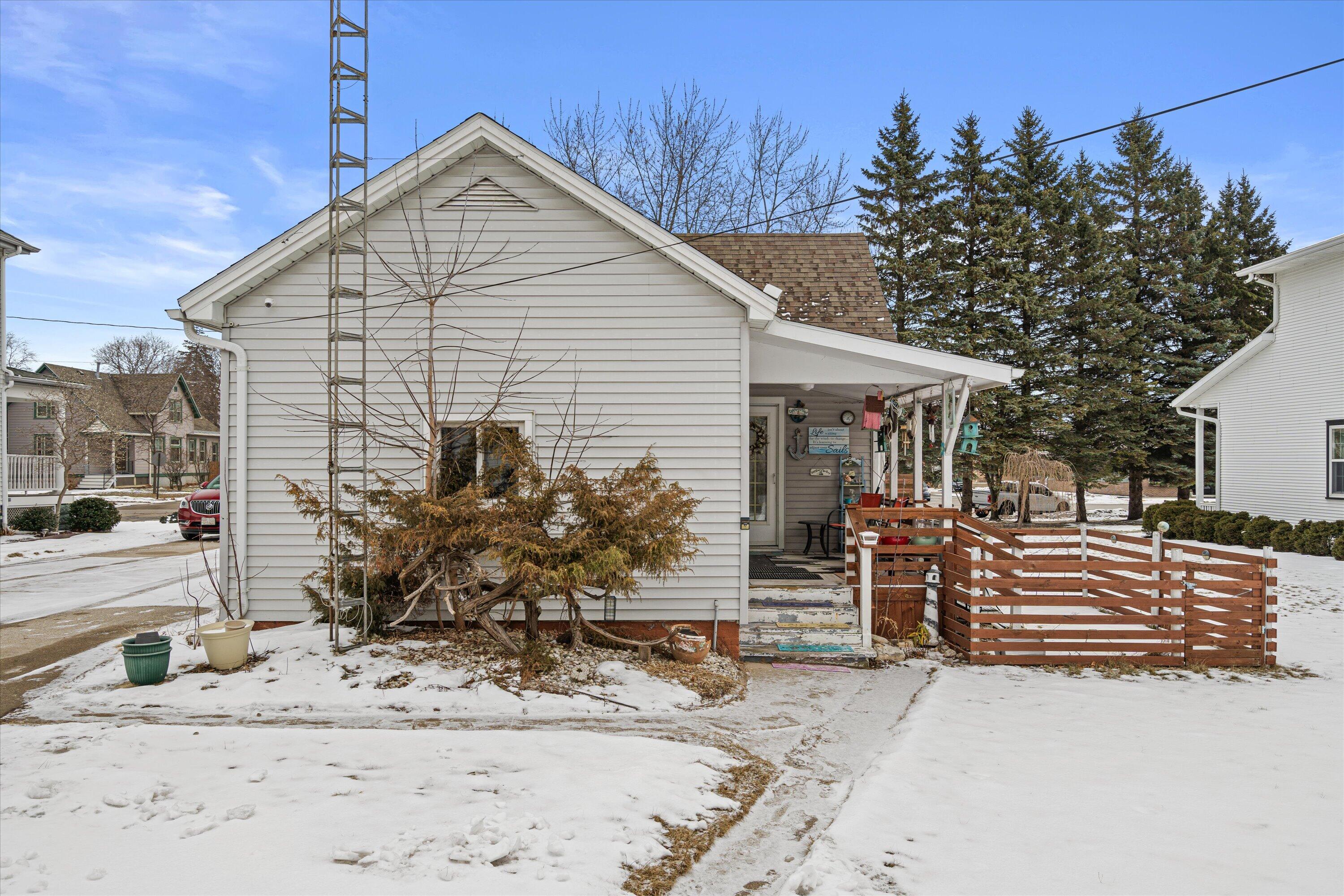 820 North 8th Street Manitowoc, WI 54220 - Photo 29 of 33 Back of House