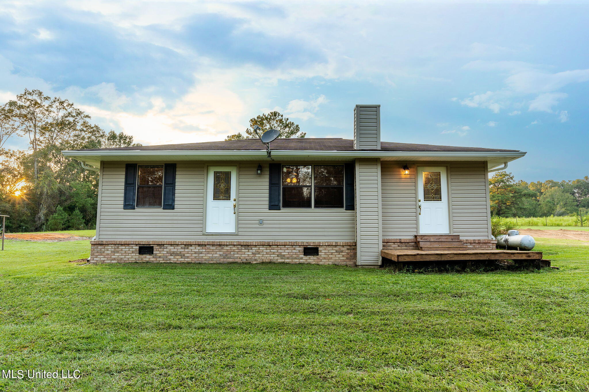 1585 Lovewell Road Richton, MS 39476 - Photo 1 of 30 1 Exterior (1 of 3)