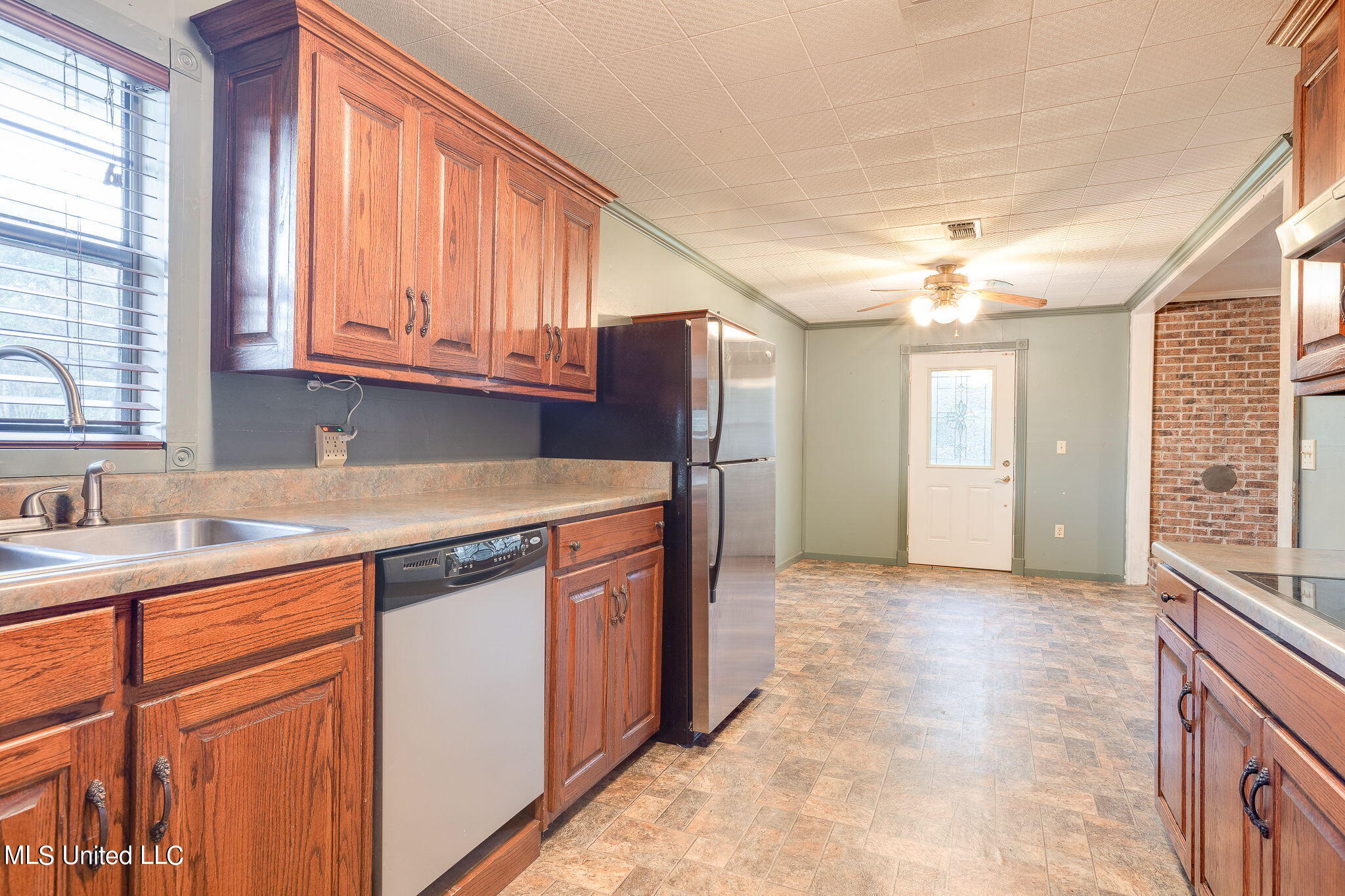 1585 Lovewell Road Richton, MS 39476 - Photo 11 of 30 2 (8 of 15) Kitchen