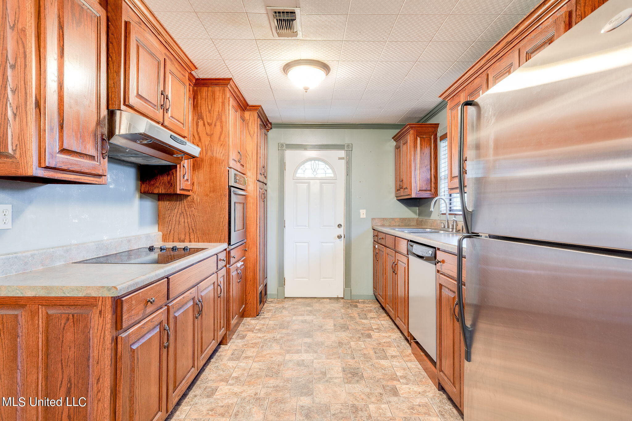 1585 Lovewell Road Richton, MS 39476 - Photo 12 of 30 2 (9 of 15) Kitchen