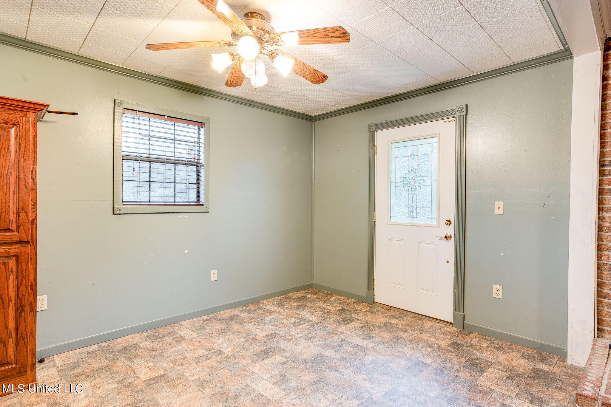 1585 Lovewell Road Richton, MS 39476 - Photo 13 of 30 2 (10 of 15) Breakfast Room