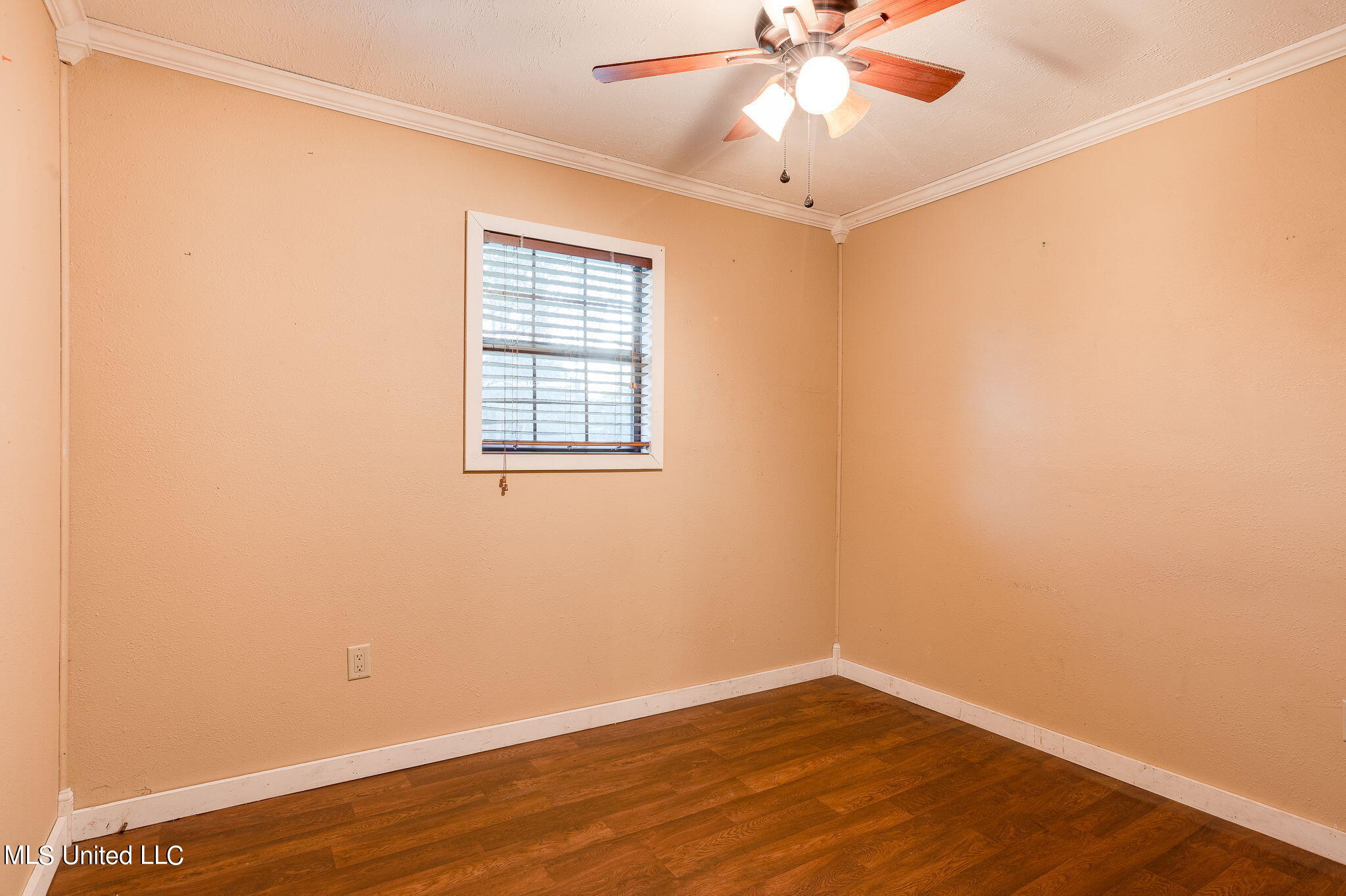 1585 Lovewell Road Richton, MS 39476 - Photo 17 of 30 2 (14 of 15) Bedroom 3