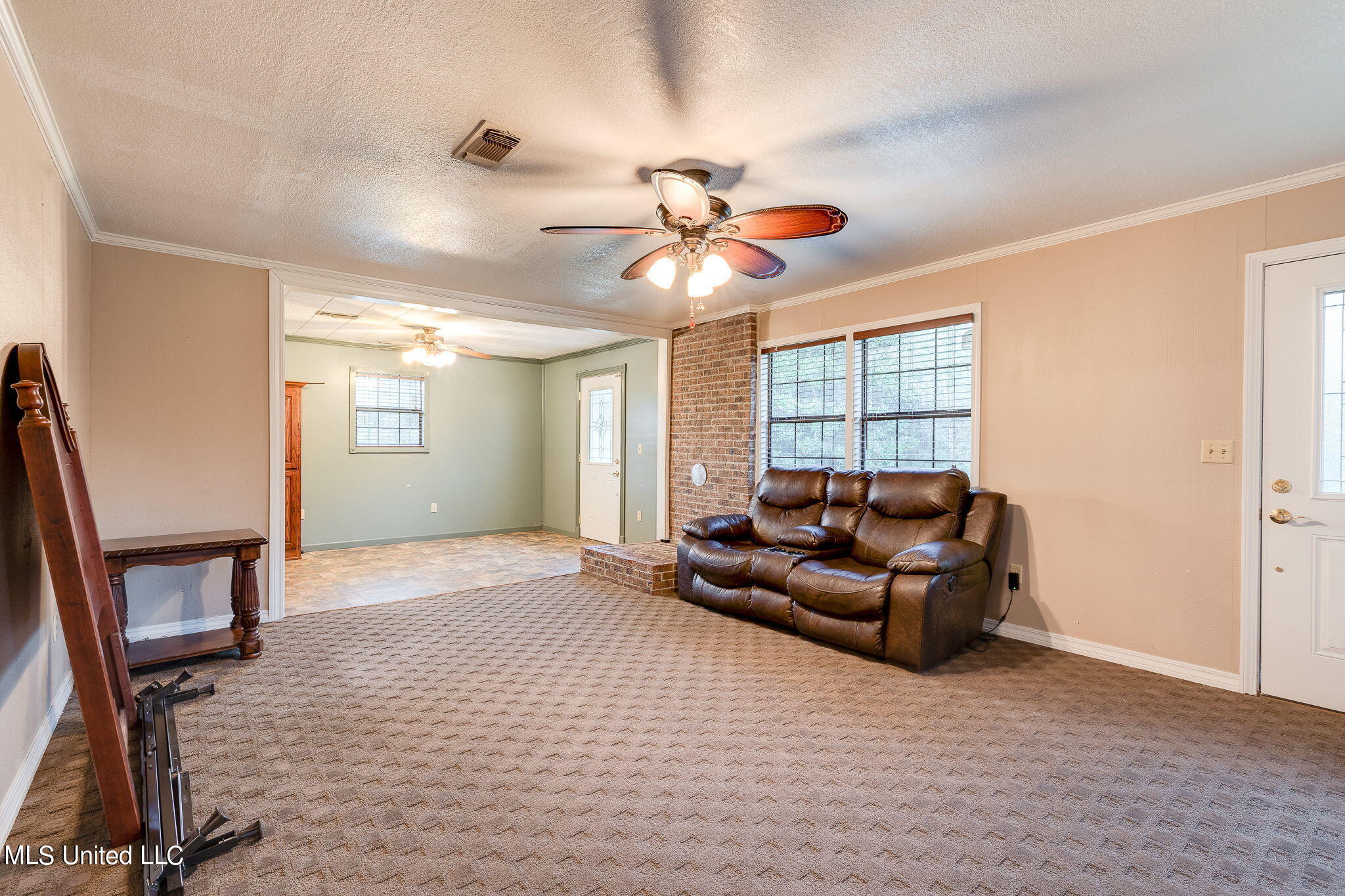 1585 Lovewell Road Richton, MS 39476 - Photo 7 of 30 2 (4 of 15) Great Room