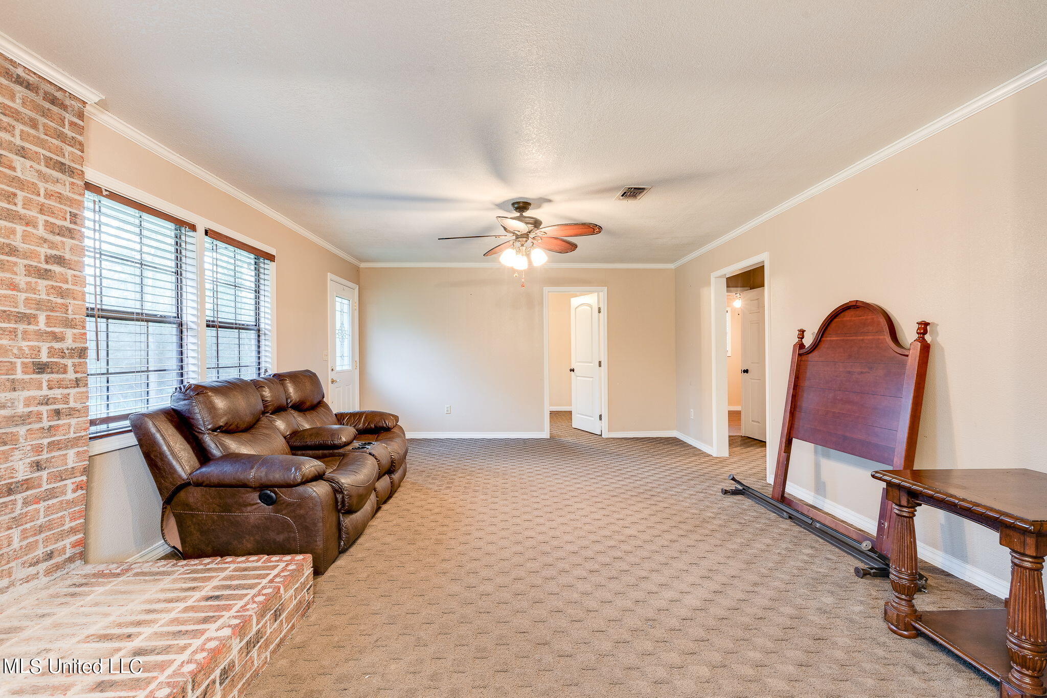 1585 Lovewell Road Richton, MS 39476 - Photo 8 of 30 2 (5 of 15) Great Room