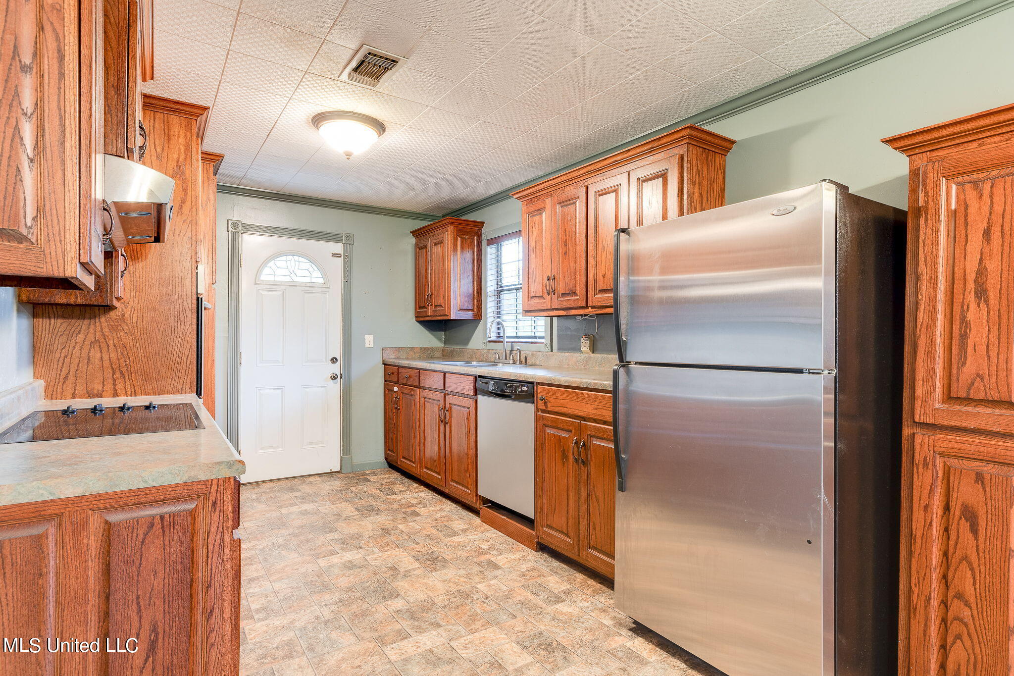 1585 Lovewell Road Richton, MS 39476 - Photo 9 of 30 2 (6 of 15) Kitchen